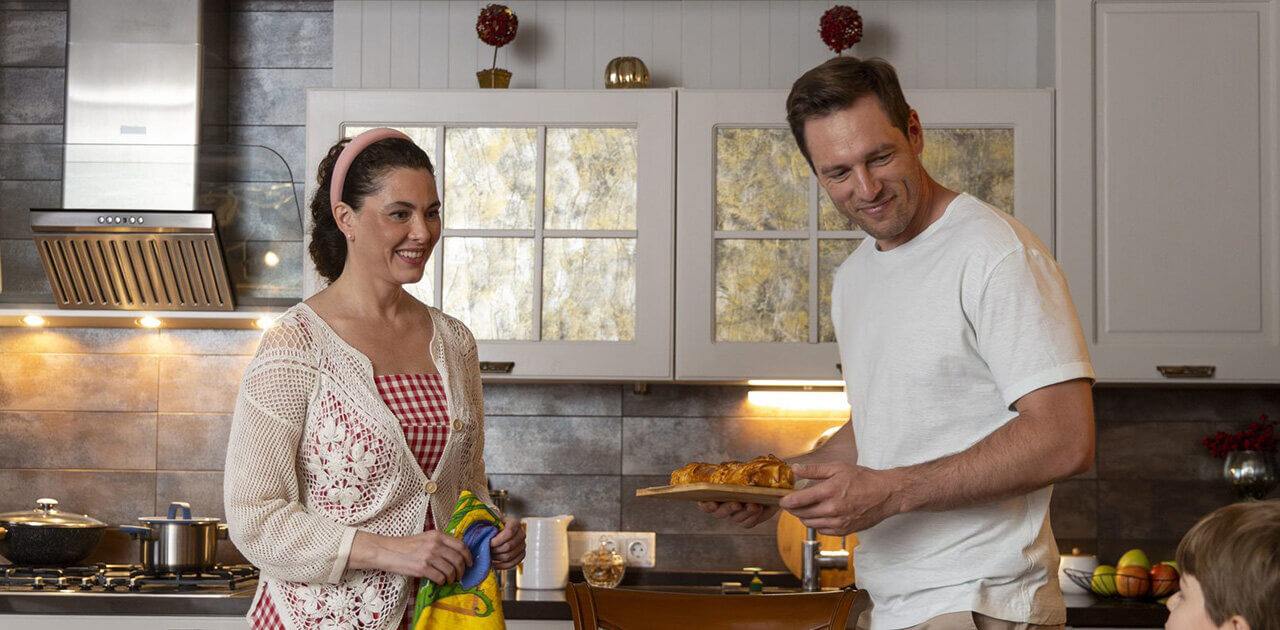 Смотреть Ни сват, ни брат 1 - 4 серия