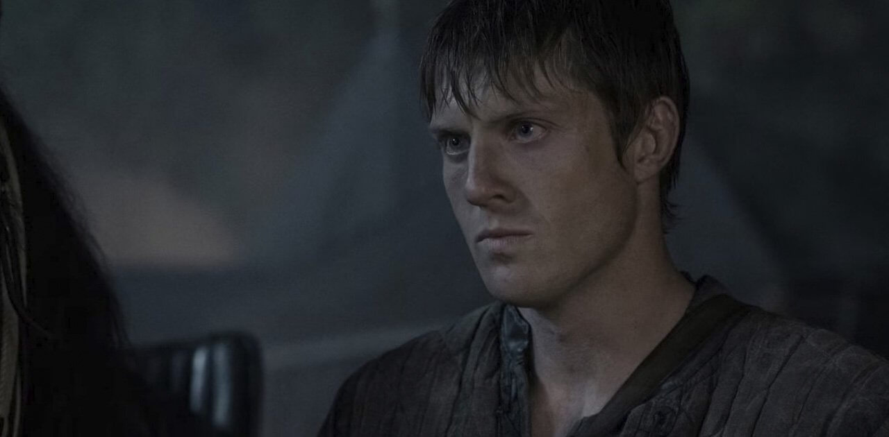 Смотреть Рыцарь семи королевств 5 серия